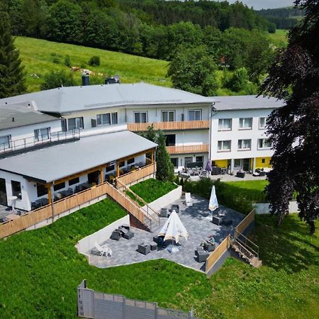 Hotel Berghof Wasserkuppe & Gaestehaus Fuldaquelle Герсфельд Экстерьер фото