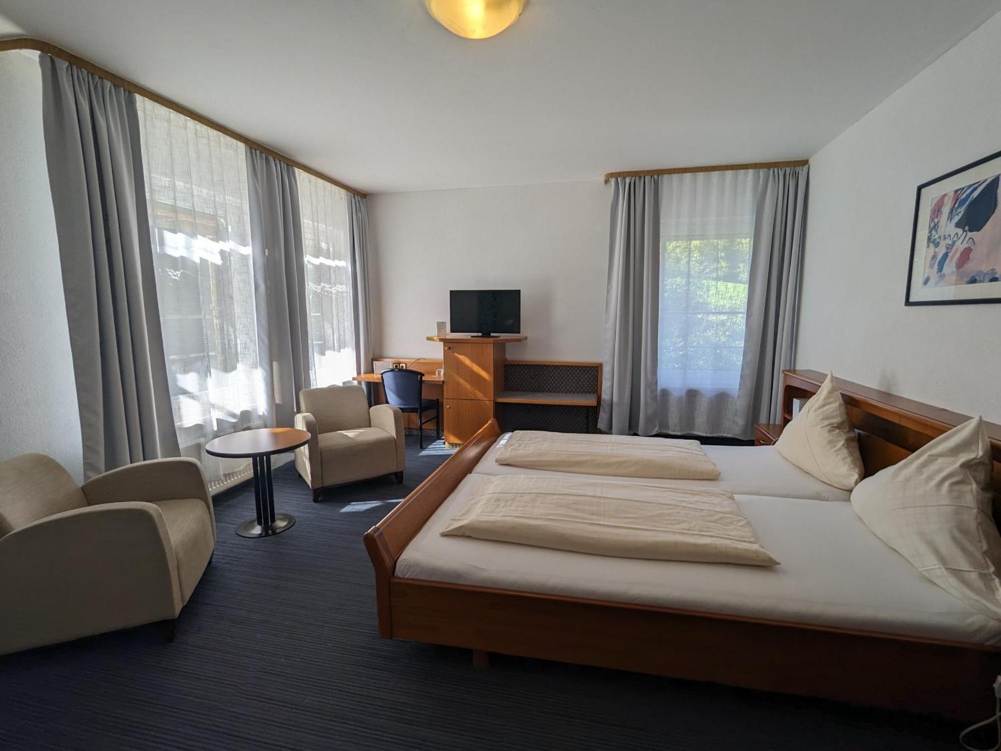 Hotel Berghof Wasserkuppe & Gaestehaus Fuldaquelle Герсфельд Номер фото