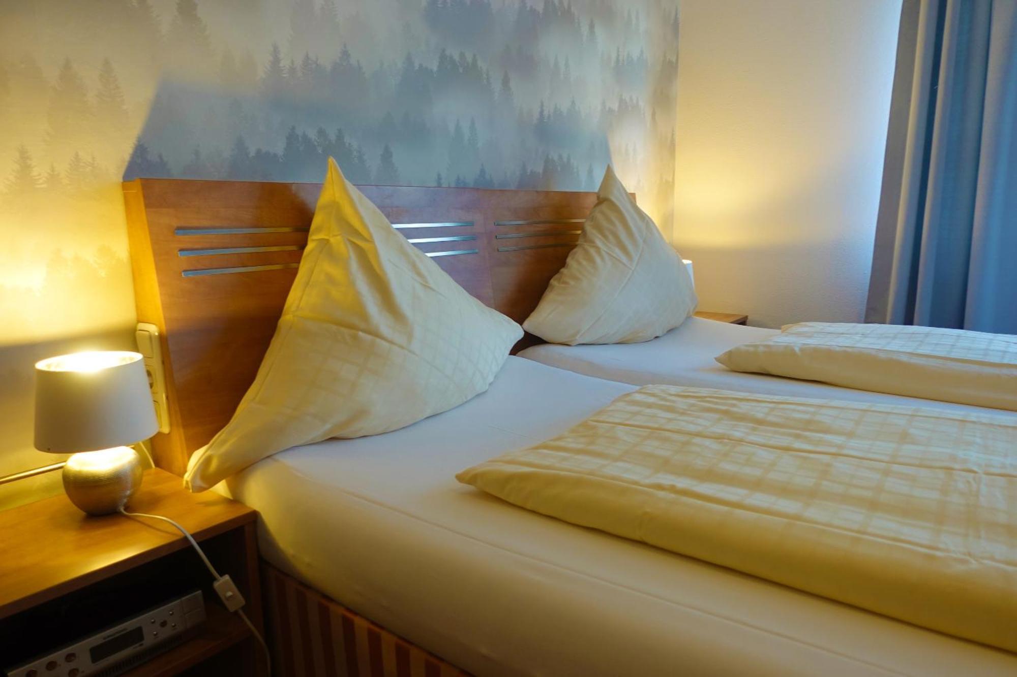 Hotel Berghof Wasserkuppe & Gaestehaus Fuldaquelle Герсфельд Экстерьер фото