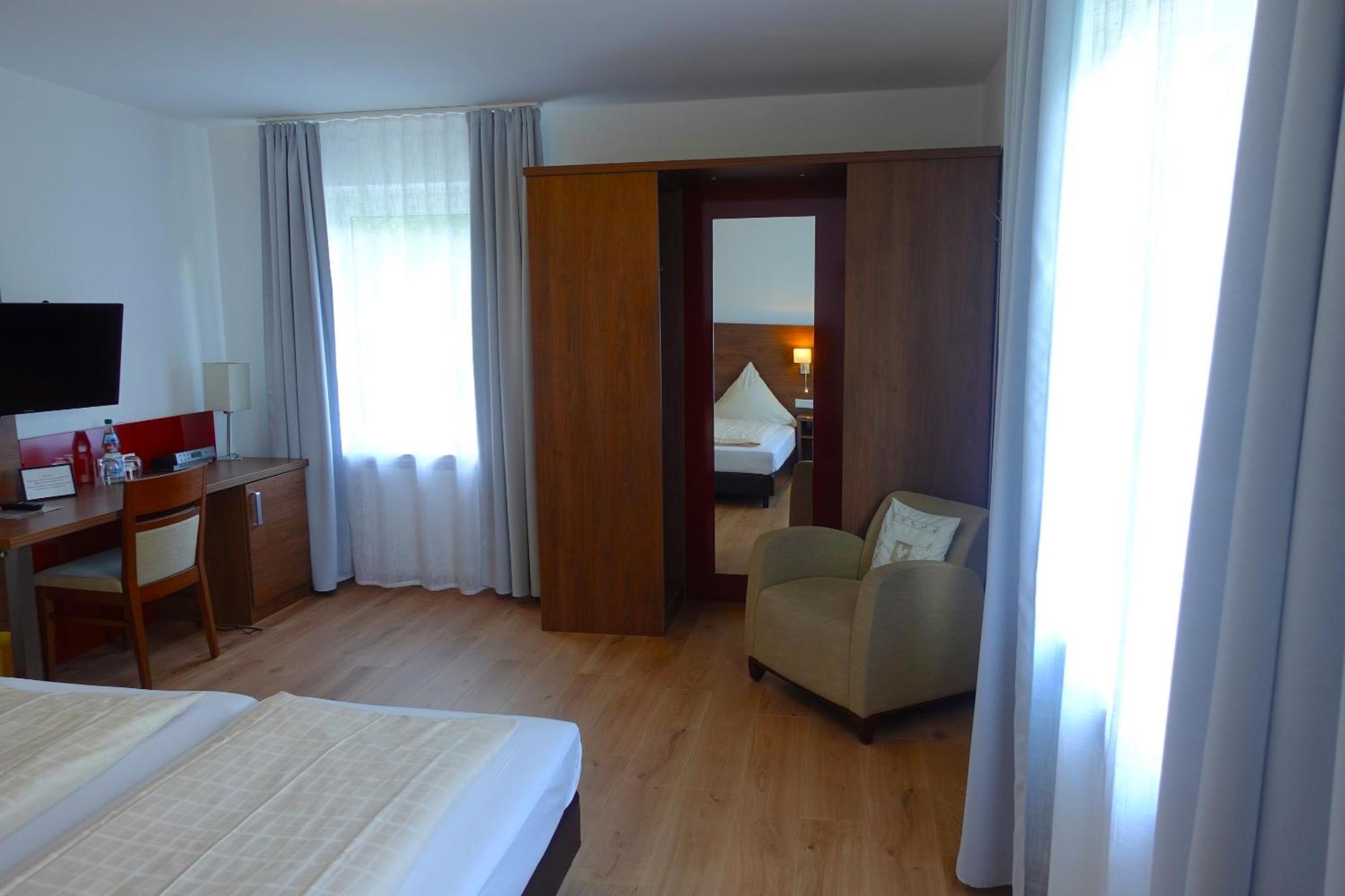 Hotel Berghof Wasserkuppe & Gaestehaus Fuldaquelle Герсфельд Номер фото