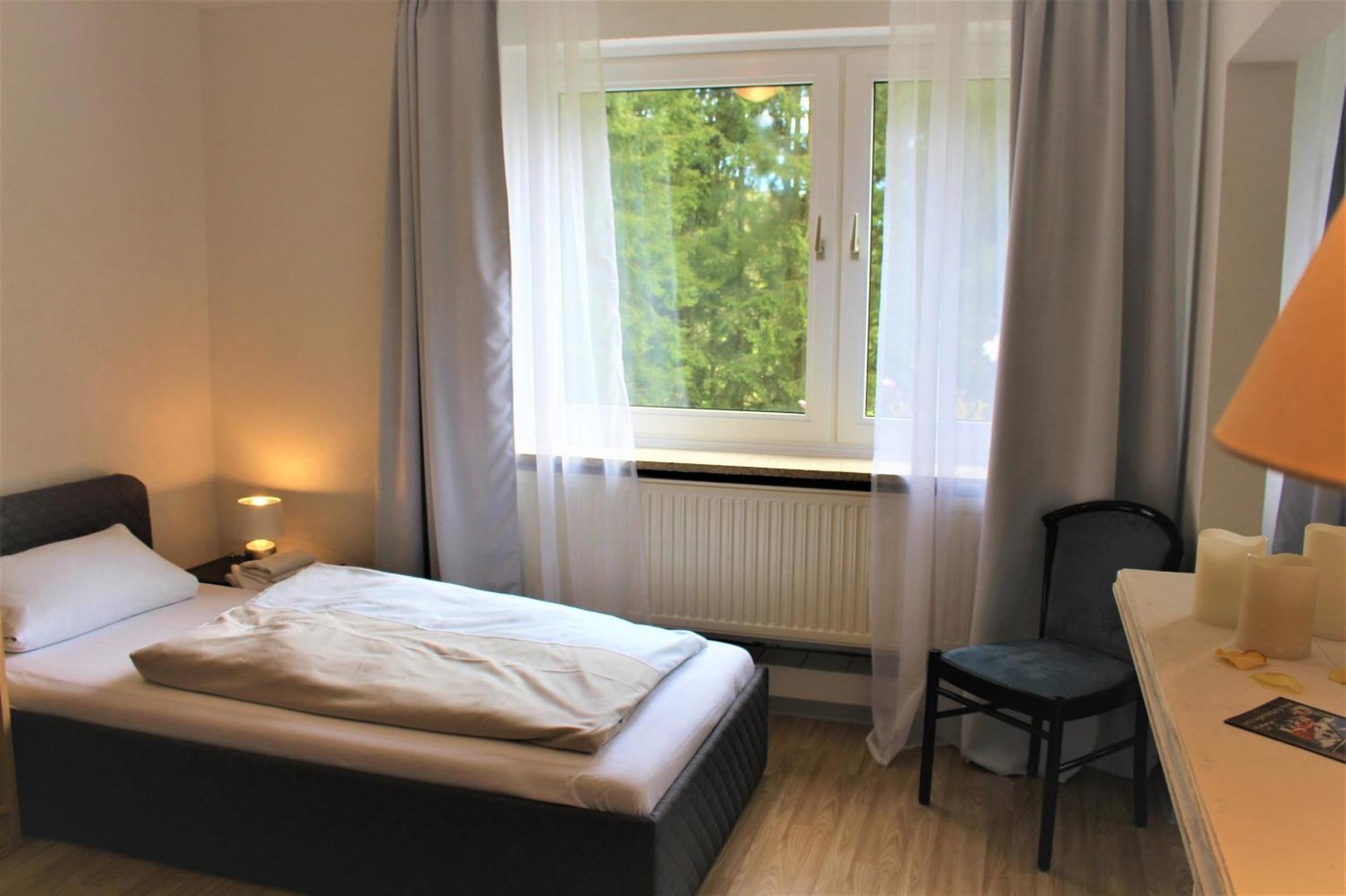 Hotel Berghof Wasserkuppe & Gaestehaus Fuldaquelle Герсфельд Номер фото